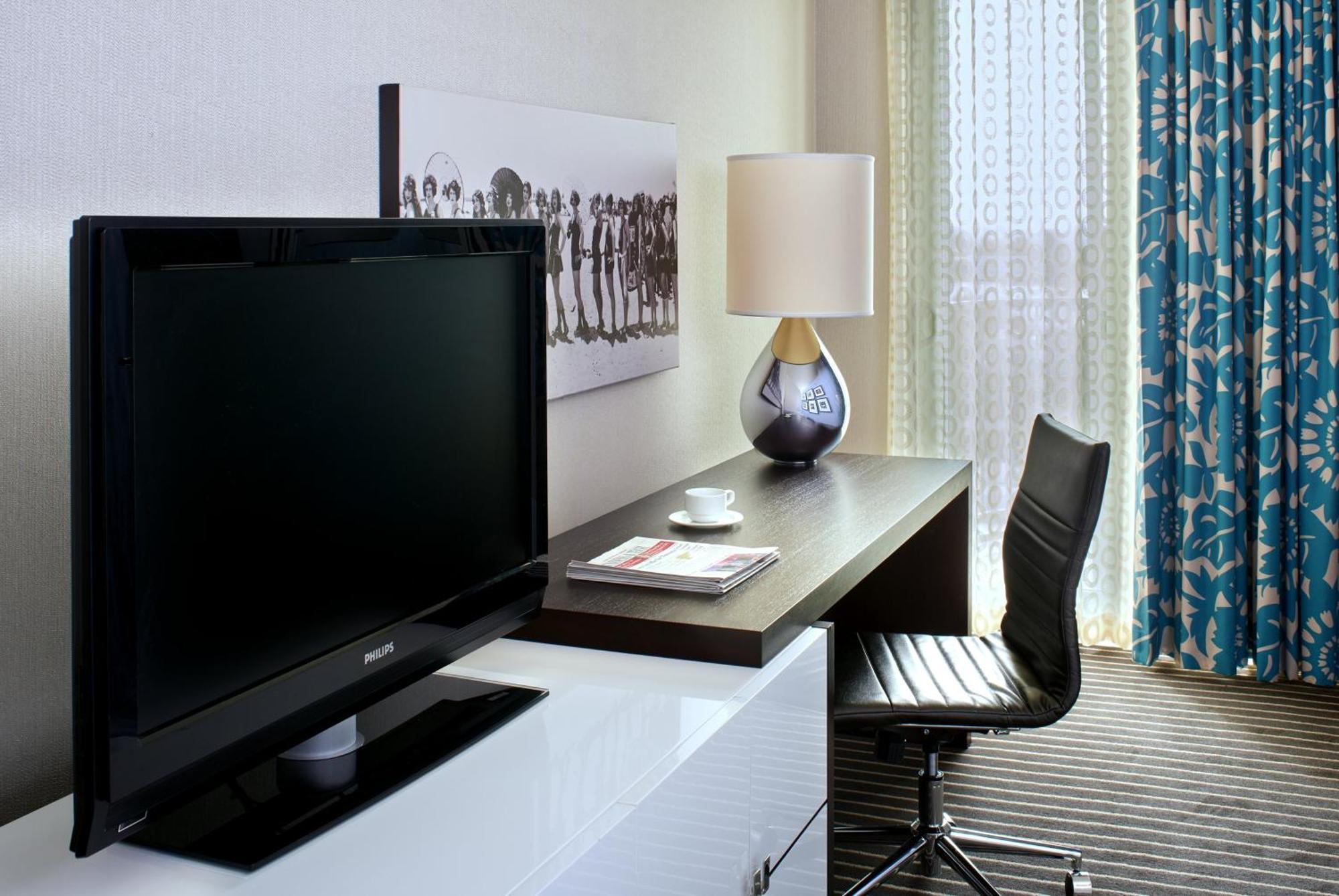 Hyatt Centric Delfina Santa Monica Hotel Exterior photo